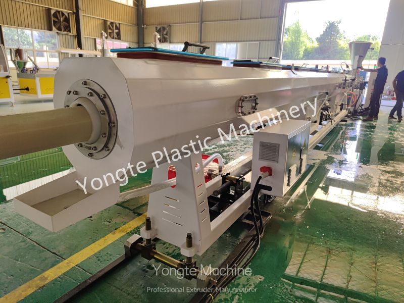 آلة بثق الأنبوب PVC Yongte 200mm تم اختبارها وفحصها بنجاح