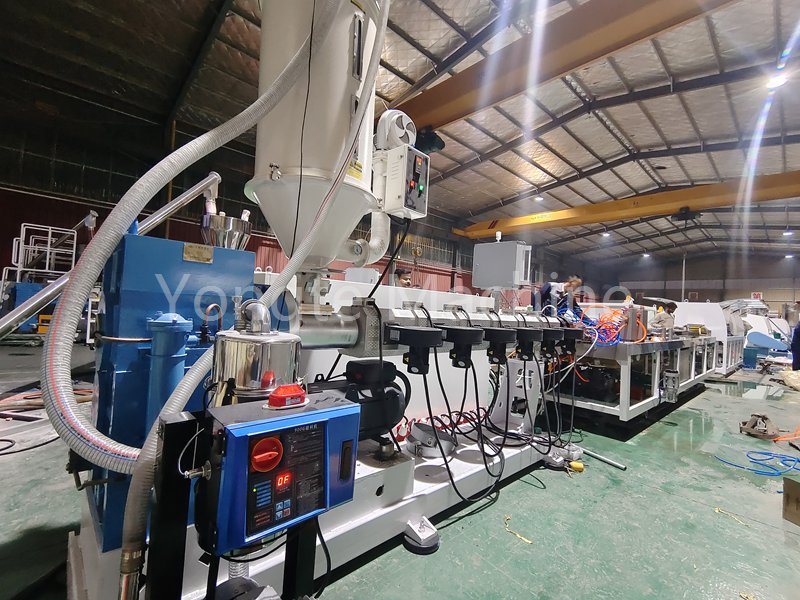 يونغتي PVC غطاء الإنتاج معدات الإنتاج يحل مشاكل الإنتاج