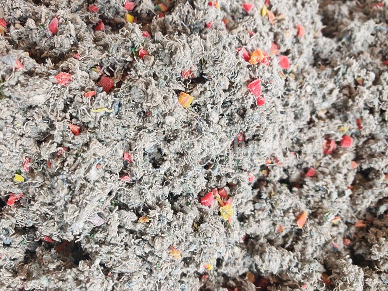 Yongte تطلق آلة التزيين WPC المبتكرة لتحويل نفايات الملابس إلى مواد بناء صديقة للبيئة