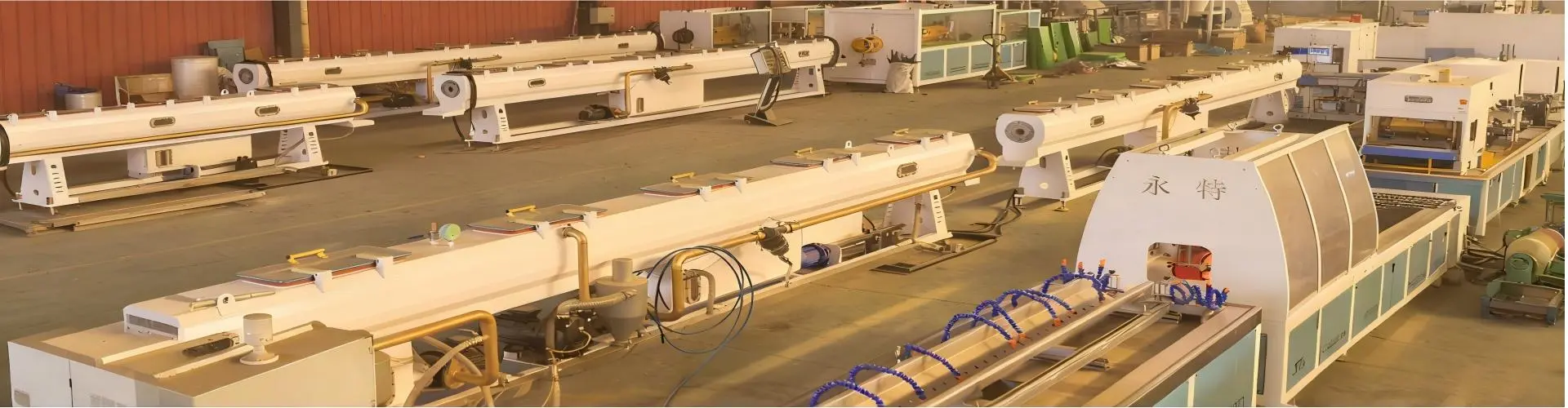 ماكينة بثق الأنابيب البلاستيكية