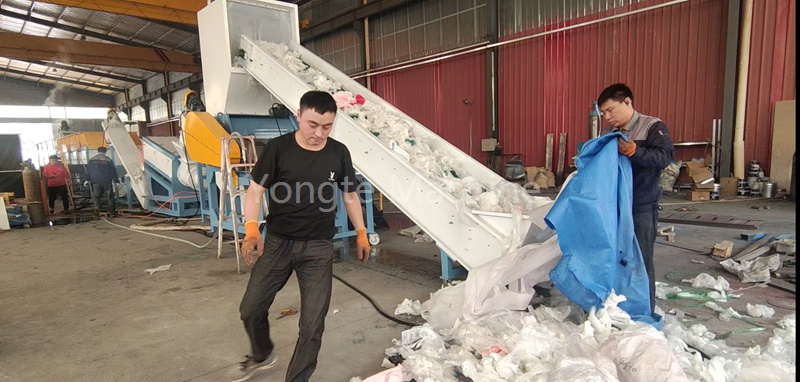 لقد نجحت معدات إعادة تدوير الأفلام البلاستيكية Yongte في اجتياز فحص القبول