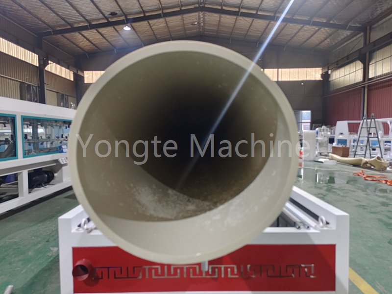 تحليل كامل للصعوبات والاختراق في إنتاج أنابيب PVC الكبيرة القطر