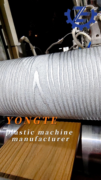 تمكن Yongte Plastic Machinery صناعة الأرضيات الخشبية وتزرع بعمق سوق حماية البيئة الأوروبية والأمريكية.