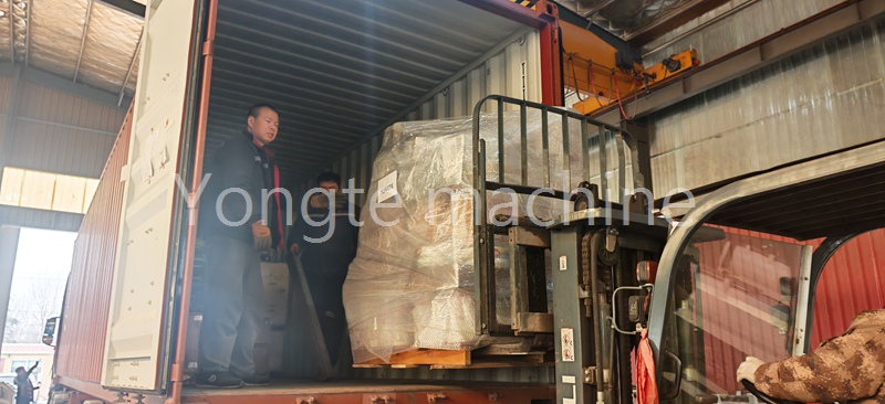 قامت Yongte بشحن آلة WPC إلى رومانيا